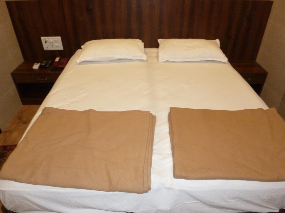 Hotel Regal Palace Mumbai Exterior photo