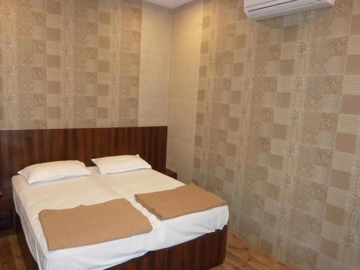 Hotel Regal Palace Mumbai Exterior photo