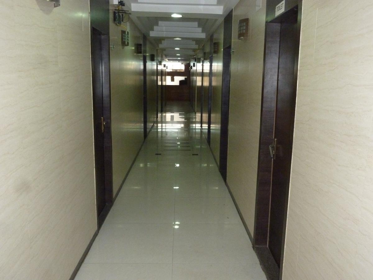 Hotel Regal Palace Mumbai Exterior photo