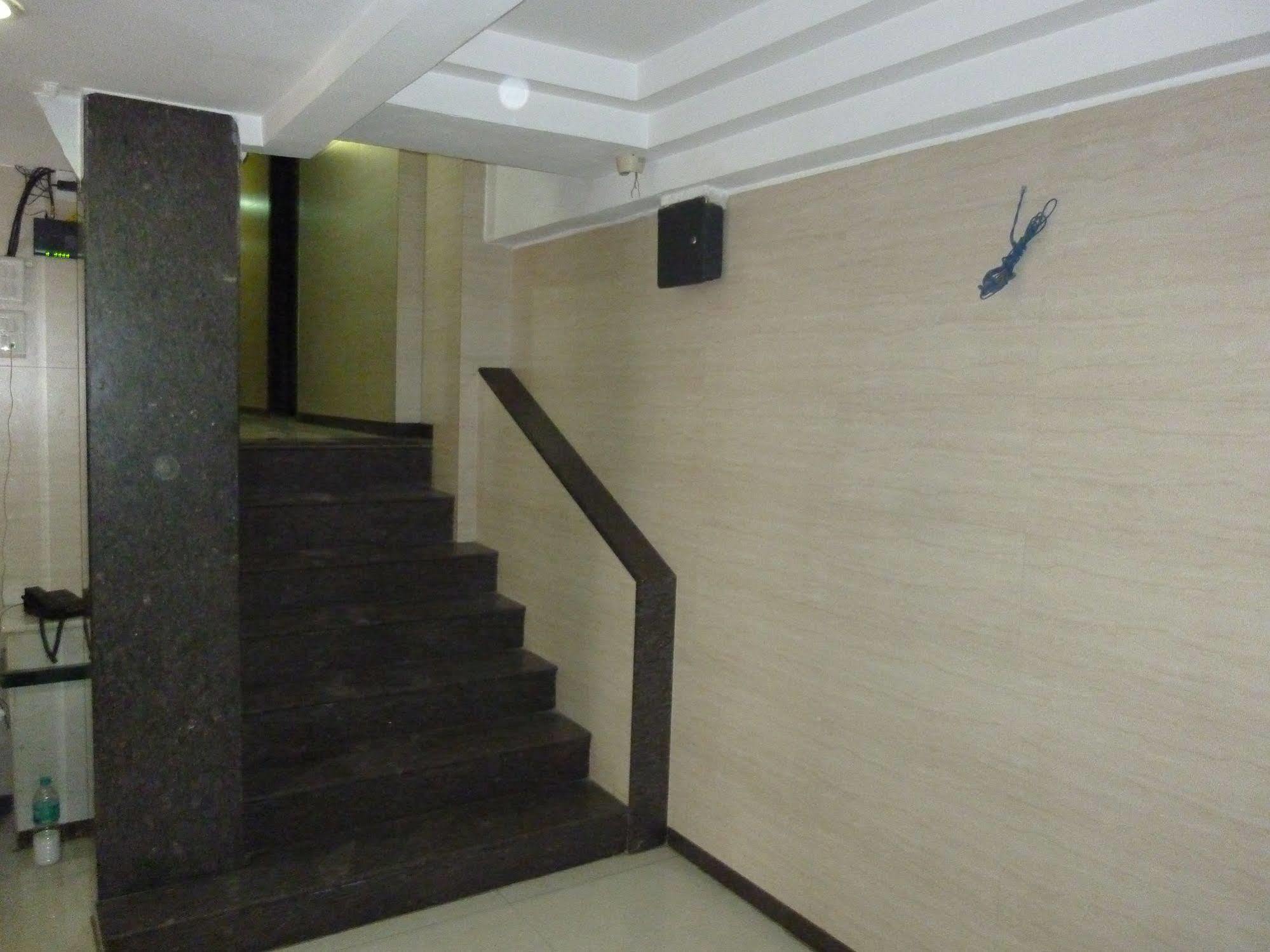 Hotel Regal Palace Mumbai Exterior photo