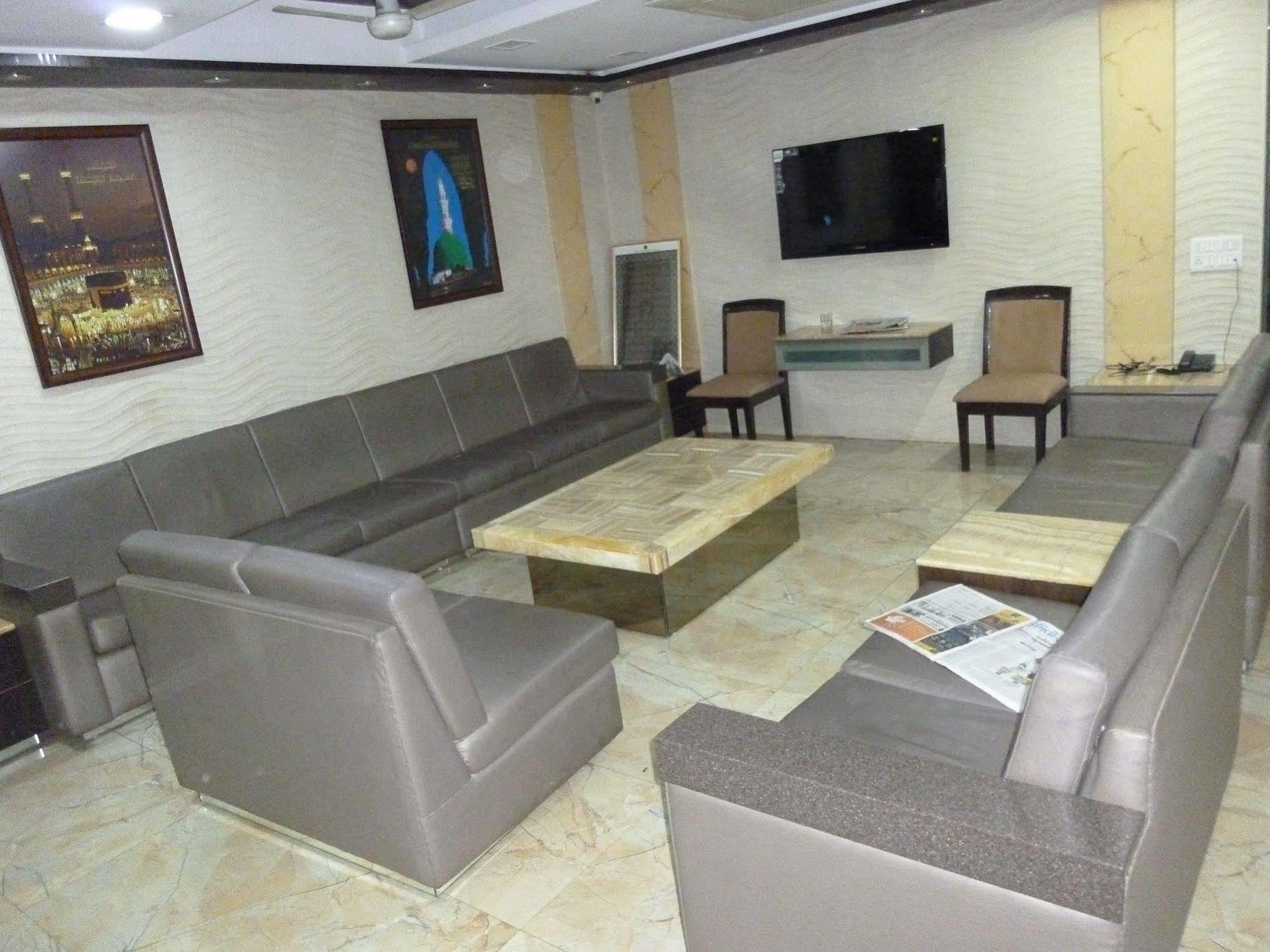 Hotel Regal Palace Mumbai Exterior photo
