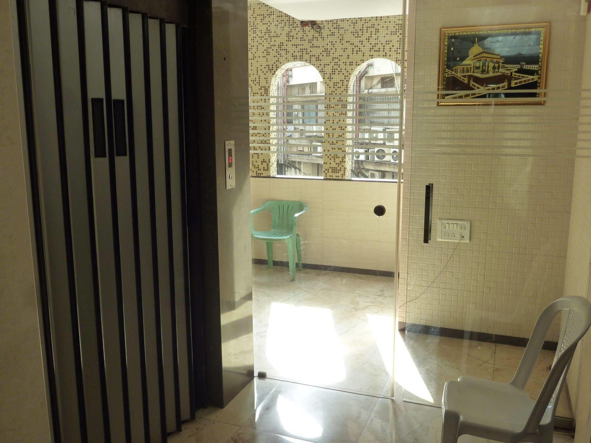 Hotel Regal Palace Mumbai Exterior photo