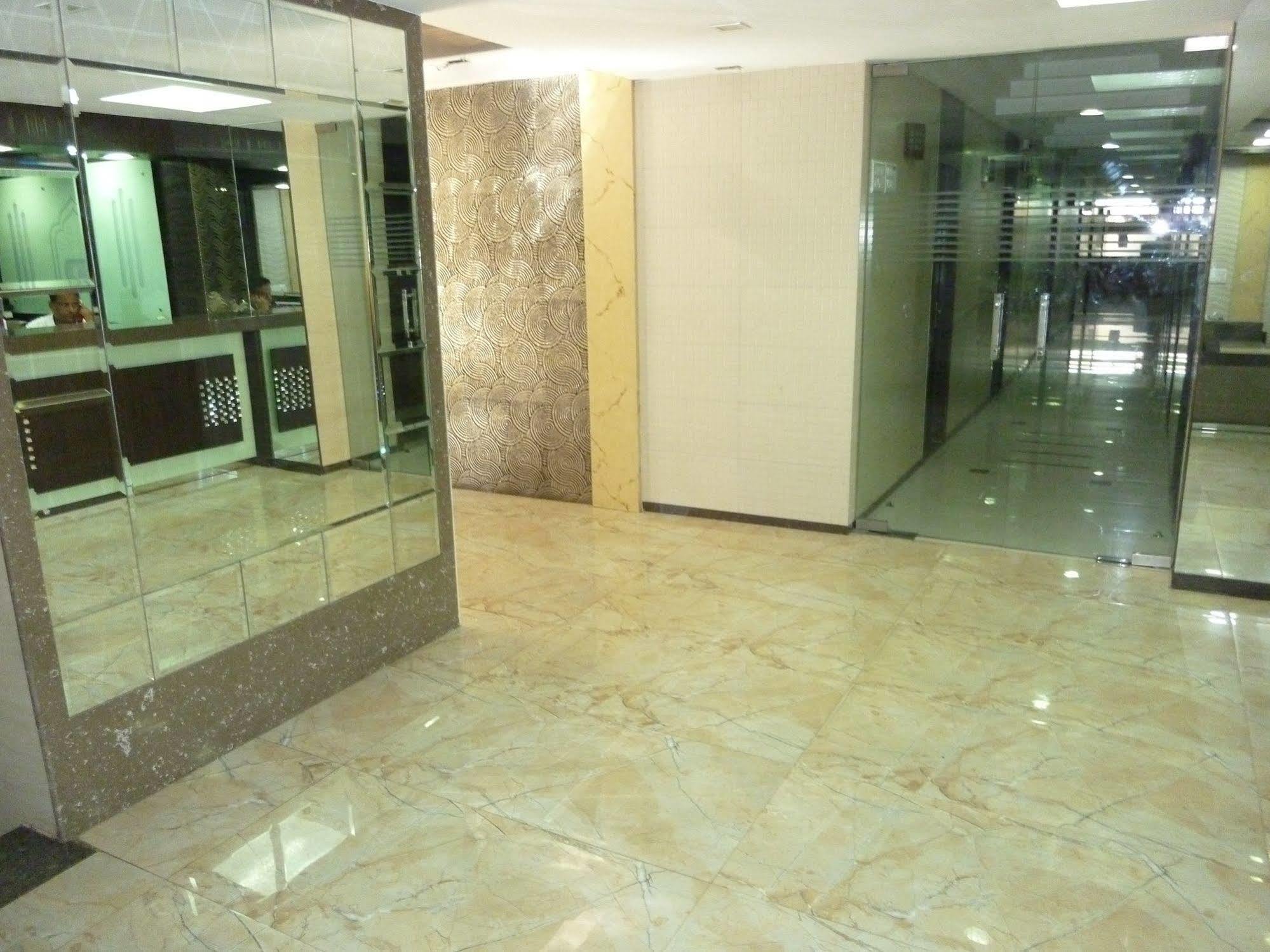 Hotel Regal Palace Mumbai Exterior photo