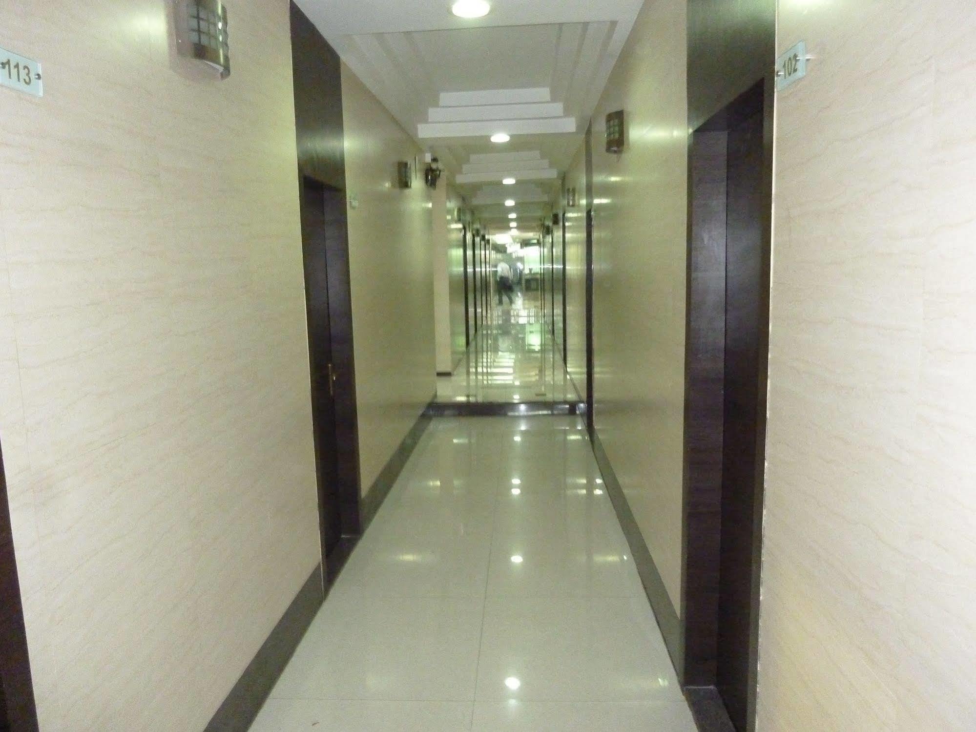 Hotel Regal Palace Mumbai Exterior photo